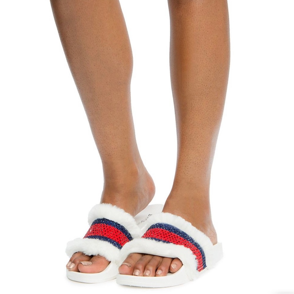 FUR THINGS UP AND GET COZY WITH SOME UNBEATABLE FUR SLIDES.